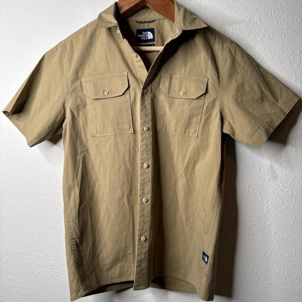 The North‎ Face Men's Khaki Button-Down Shirt, Ripstop size medium